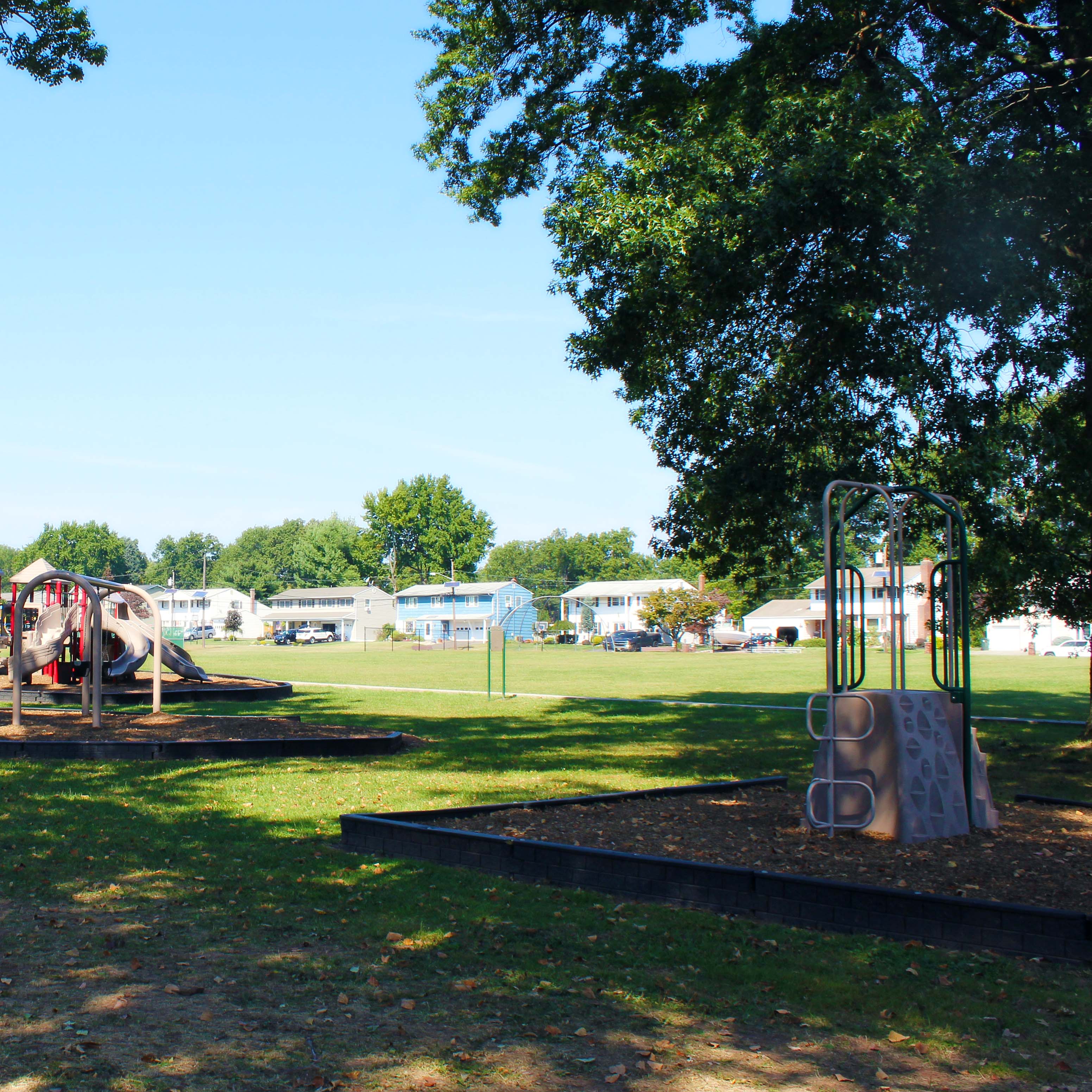 Hoffman Blvd, Colonia 5